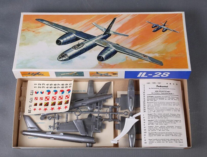 Признаться, я не то, чтобы не помню про такой набор - я даже не знаю про такой самолёт! Зато прекрасно помню вот такие декали 