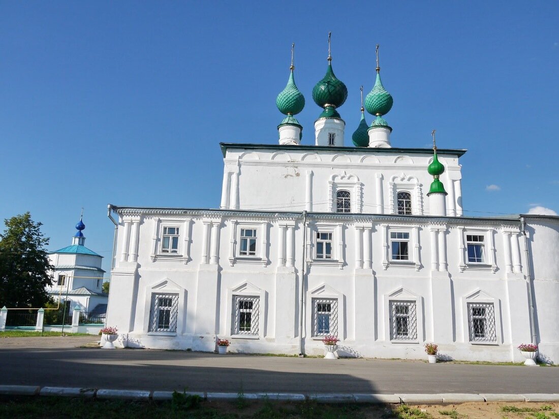 Если вы оказались в Ивановской области, то вам непременно стоит посетить Кинешму. Город славится своими церквями, старинными особняками и культурой. Город Кинешма Городом Кинешма стала в 1777 году.-23