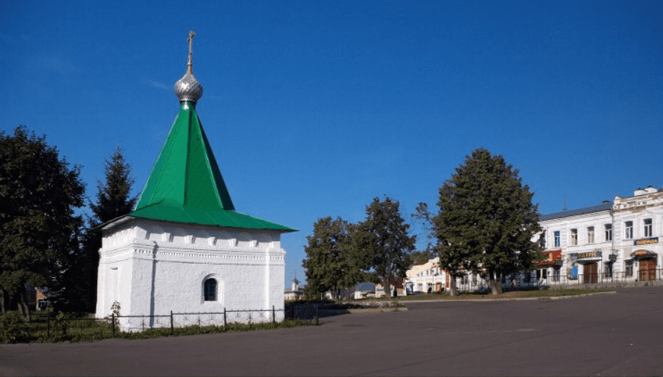 Если вы оказались в Ивановской области, то вам непременно стоит посетить Кинешму. Город славится своими церквями, старинными особняками и культурой. Город Кинешма Городом Кинешма стала в 1777 году.-26