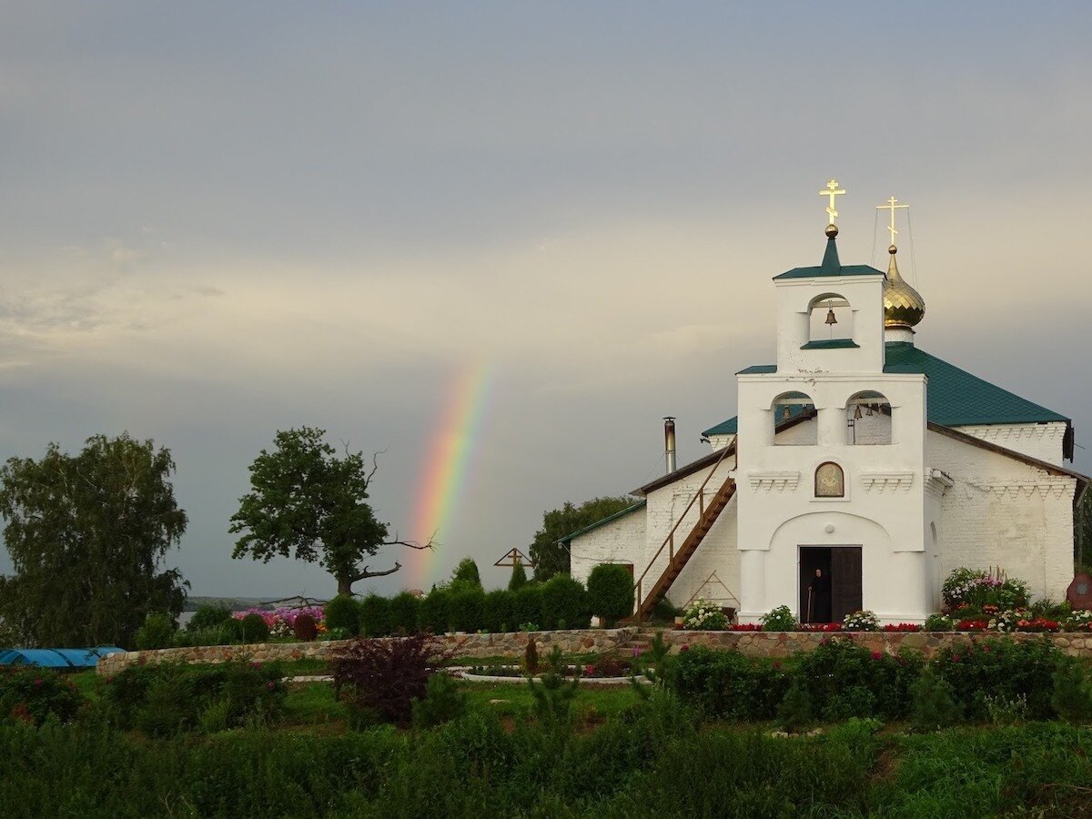 Если вы оказались в Ивановской области, то вам непременно стоит посетить Кинешму. Город славится своими церквями, старинными особняками и культурой. Город Кинешма Городом Кинешма стала в 1777 году.-27