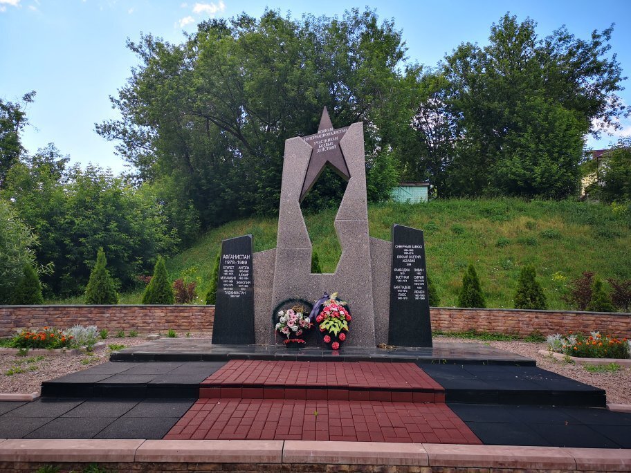 Если вы оказались в Ивановской области, то вам непременно стоит посетить Кинешму. Город славится своими церквями, старинными особняками и культурой. Город Кинешма Городом Кинешма стала в 1777 году.-40