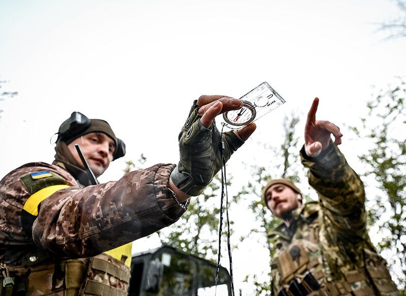   October 27, 2022, Zaporizhzhia Region, Ukraine: Artillerymen of Ukraine's Armed Forces destroy the Russian invaders with the help of the German 155-mm FH70 howitzer, Zaporizhzhia Region, southeastern Ukraine. (Credit Image: Global Look Press/Keystone Press Agency) pipiya