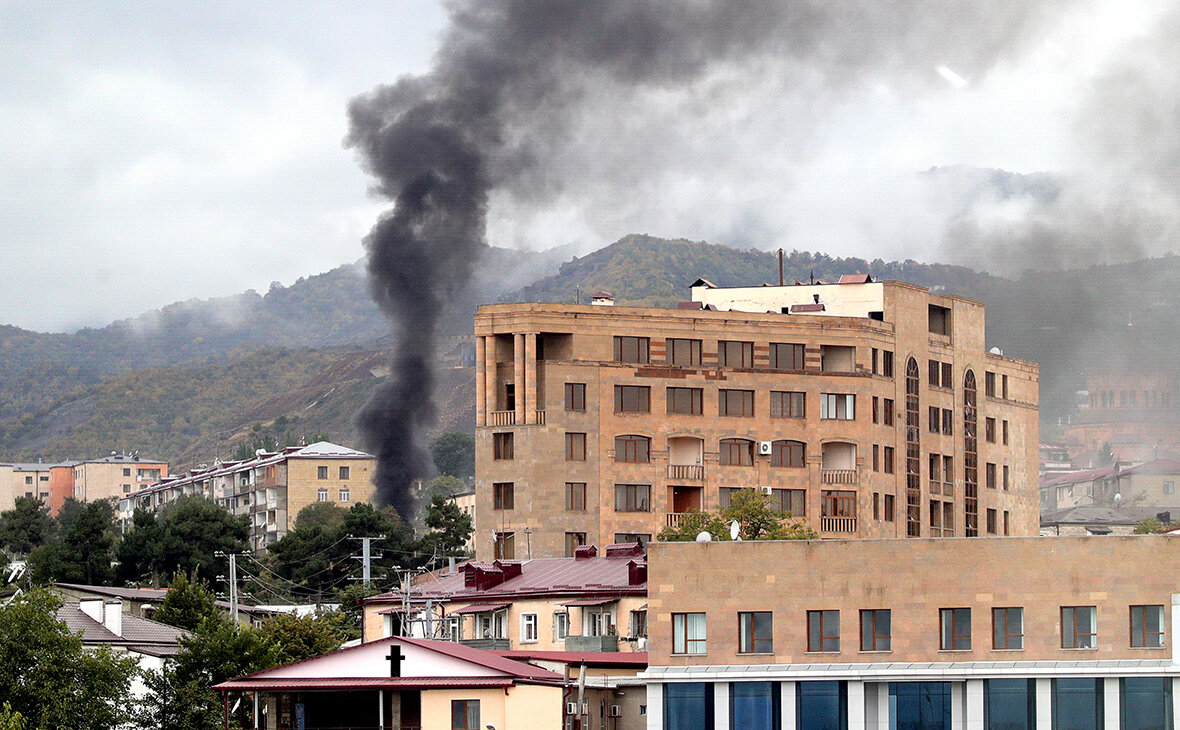 Насильственно перемещенная семья Гаяне Ванесян уже трижды теряла дом: «Мы потеряли отчий дом в Степанакерте в 1993 году, а во время 44-дневной войны потеряли дом в Шуши», — перечисляет Гаяне.-20