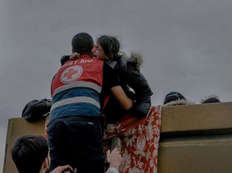 Насильственно перемещенная семья Гаяне Ванесян уже трижды теряла дом: «Мы потеряли отчий дом в Степанакерте в 1993 году, а во время 44-дневной войны потеряли дом в Шуши», — перечисляет Гаяне.-24