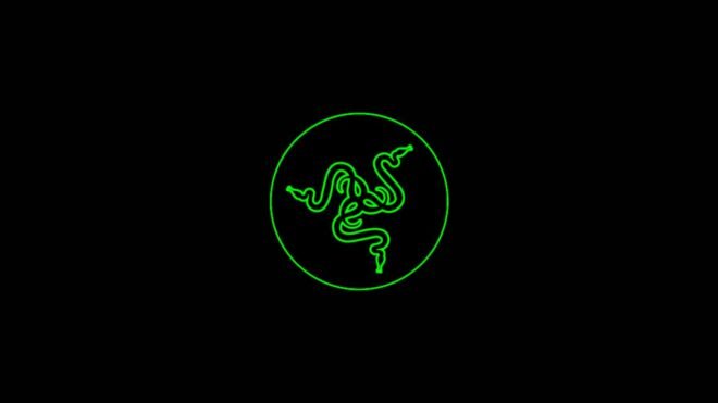 
RAZER

Американская компания Razer – один из самых известных и популярных производителей периферии. И, пожалуй, лидер среди фирм, что выпускают геймерские аксессуары для компьютеров.

Продукция Razer стоит недешево, но она стоит того. Эта компания усердно трудится над качеством и инновациями, часто внедряя новые фишки в свои гаджеты гораздо раньше конкурентов. Что касается клавиатур, в модельном ряду производителя есть мембранные, механические и даже оптическая клавиатура с реагирующими на силу нажатия клавишами – речь о Huntsman V2 Analog. 