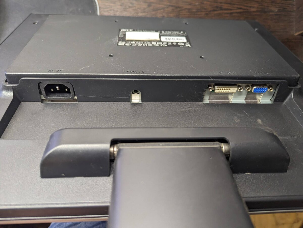 Что делать со старым квадратным ЖК-монитором 17 или 19 дюймов с VGA ...