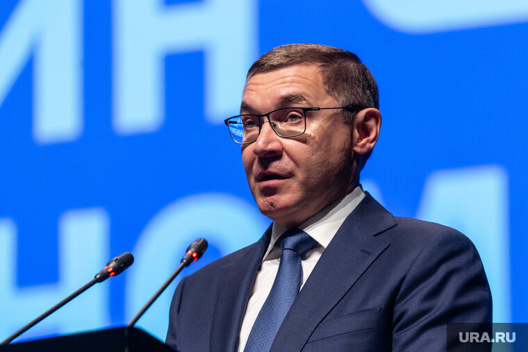    Представитель Путина в УрФО обеспокоен вопросом отопительного сезона