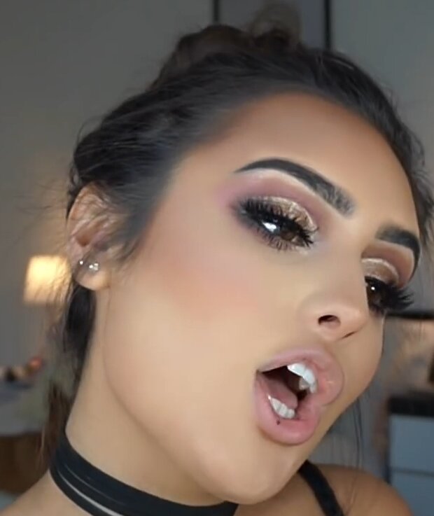 Amy Rose Walker Tongue Mouth Open 