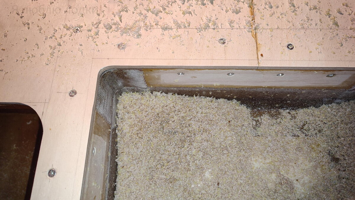 Угол, оклеенный стеклолентой