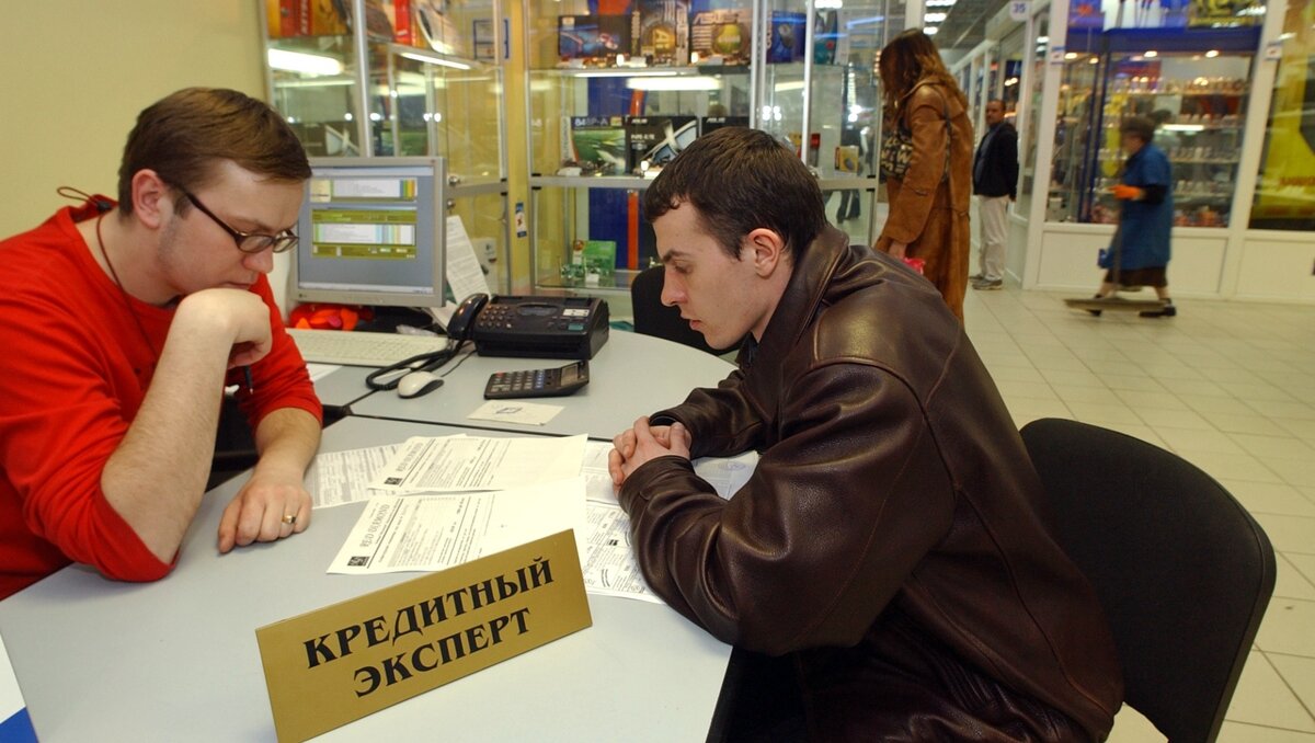     Центробанк с 23 октября запрещает банкам указывать в рекламе только самые выгодные условия. «НИ» проверили ведущие банки страны, обнаружили маркетинговые уловки, и выяснили, где смотреть реальные ставки по кредитам и другим услугам.