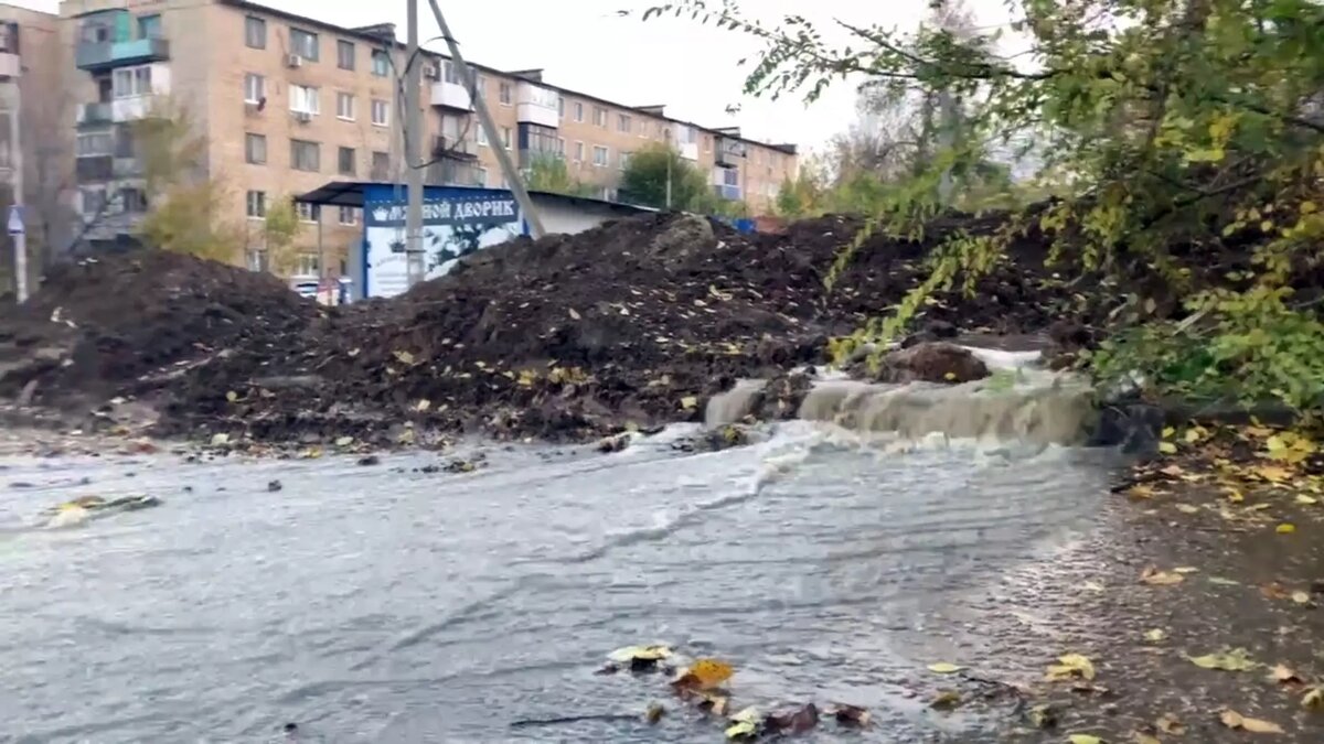     Подача воды временно прекращена в городе Котово Волгоградской области из-за новой коммунальной аварии, сообщила глава муниципалитета Наталья Ефимченко.