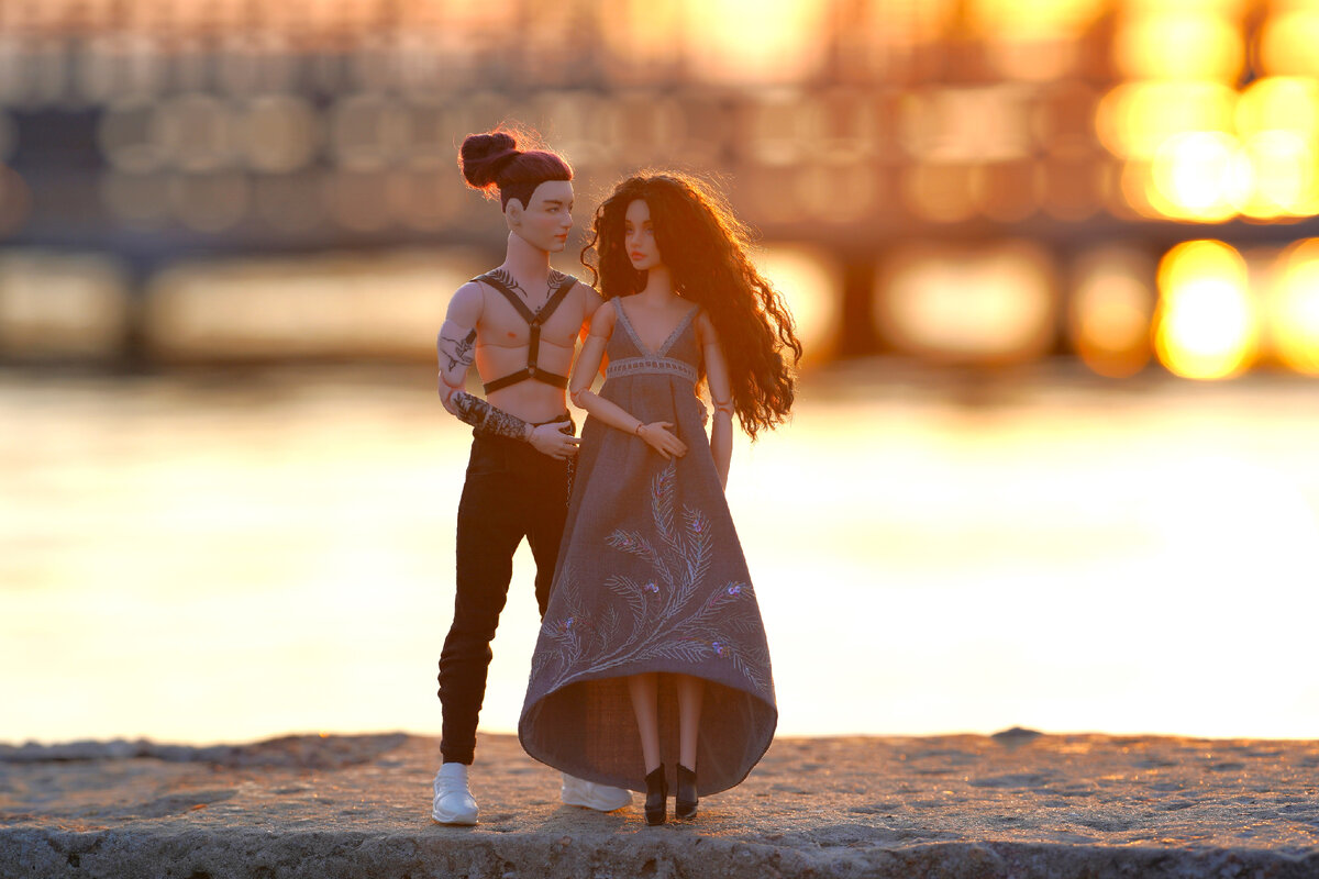 Какая все-таки красивая пара получилась! На набережной утром. (Листайте дальше).