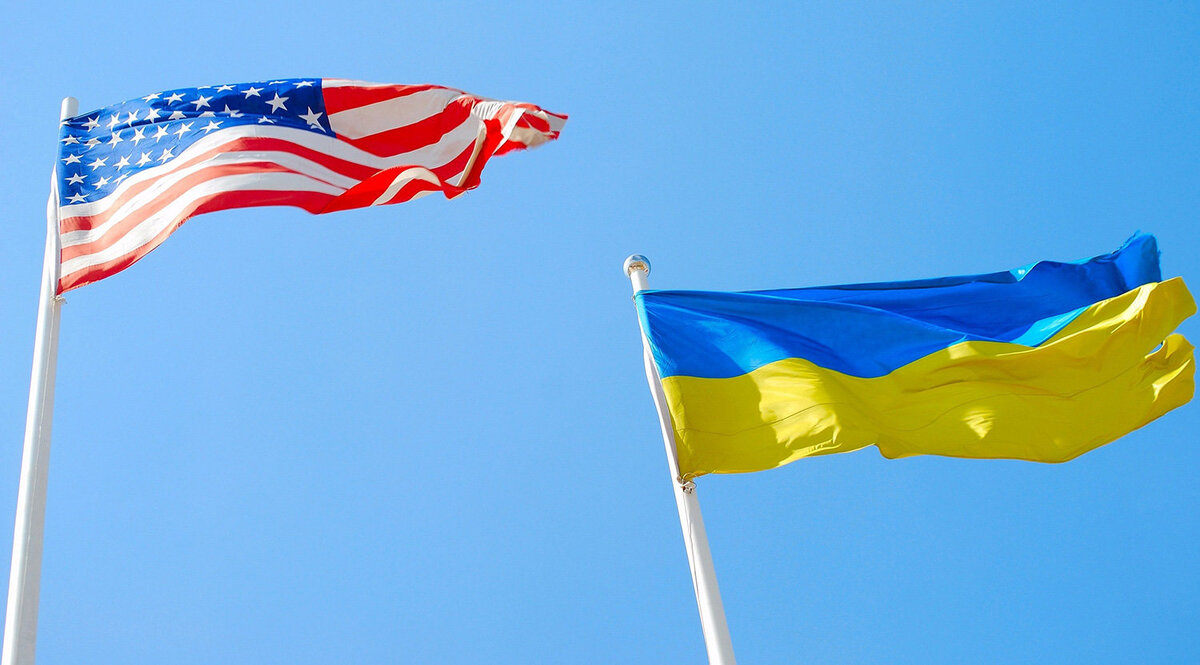    %Флаги США и Украины© fotolia.com / YuI