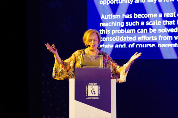    Выступление Екатерины МЕНЬ на XI Международной научно-практической конференции «Аутизм. Вызовы и решения»