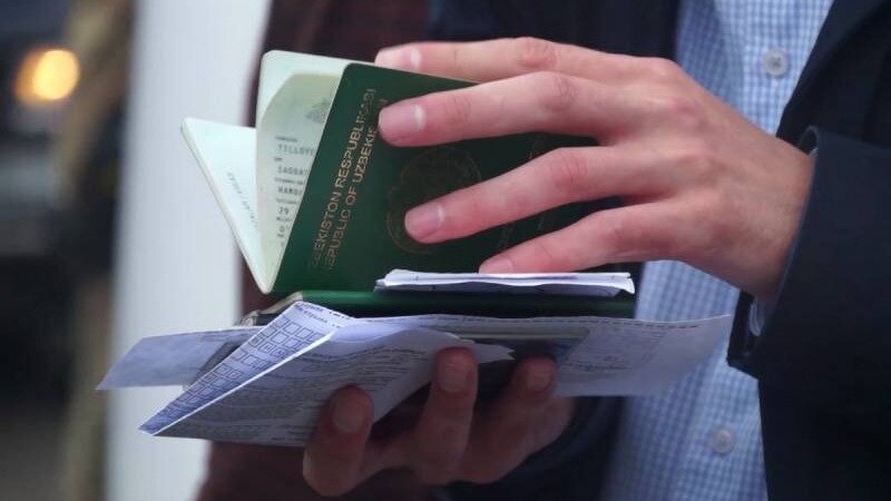    В Хасанском районе Приморья сотрудники полиции и пограничники выявили буквально «резиновый» автобус. В салоне находился 31 иностранец — все они приехали в Россию нелегально.