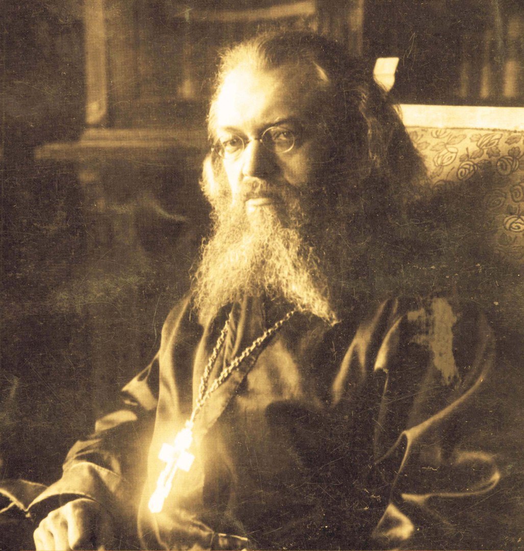 Лука (Войно-Ясенецкий) (1877 - 1961), святитель, архиепископ Симферопольский и Крымский. Врач-хирург, учёный и духовный писатель, автор трудов по анестезиологии и гнойной хирургии. Доктор медицины (1915), доктор богословия (1959), профессор. Лауреат Сталинской премии первой степени (1946) за монографию «Очерки гнойной хирургии». 