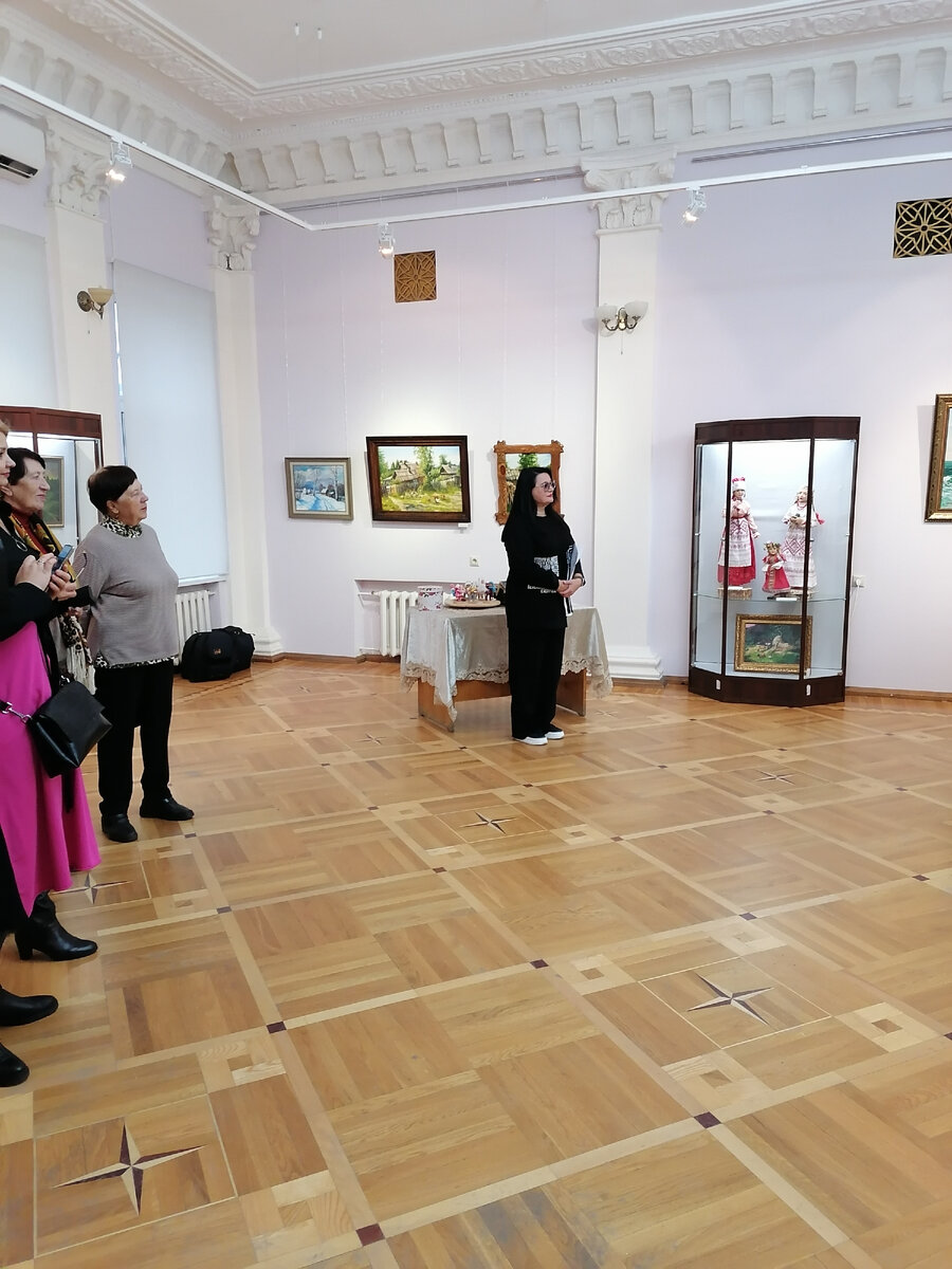 У стола Горлова Наталья