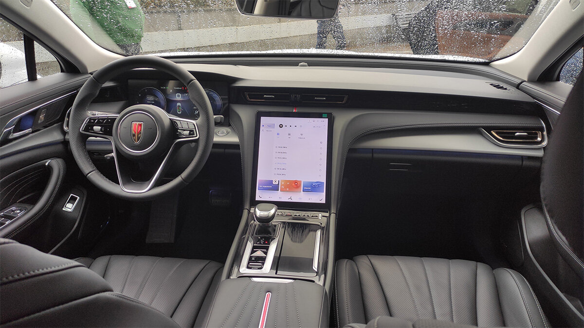 Сергей Иванов / Autonews.ru📷Hongqi H5