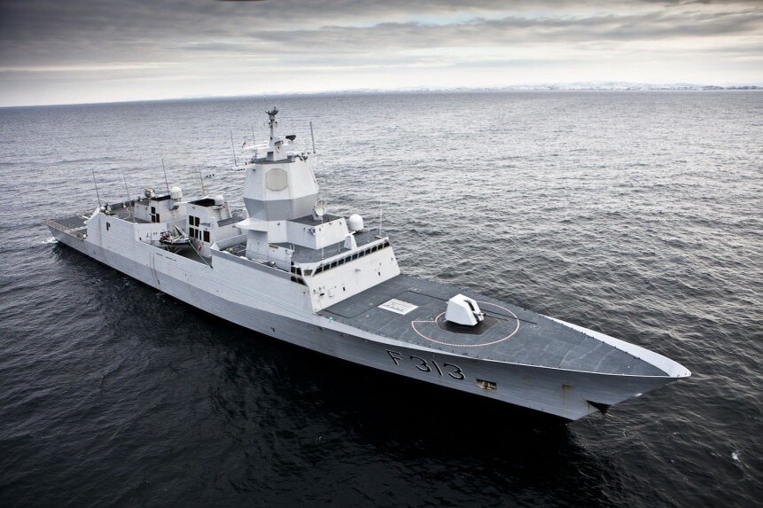 Фрегат "Хельге Инстад". Источник фото: https://shipshub.com/ru/ships/520-2.html