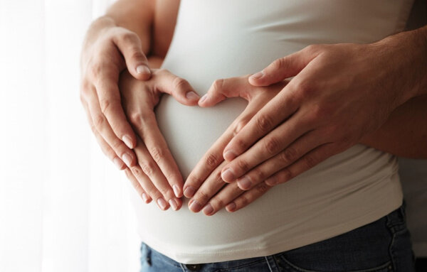 Общие значения беременности во сне и толкования по разным сонникам. Фото © Freepik / drobotdean