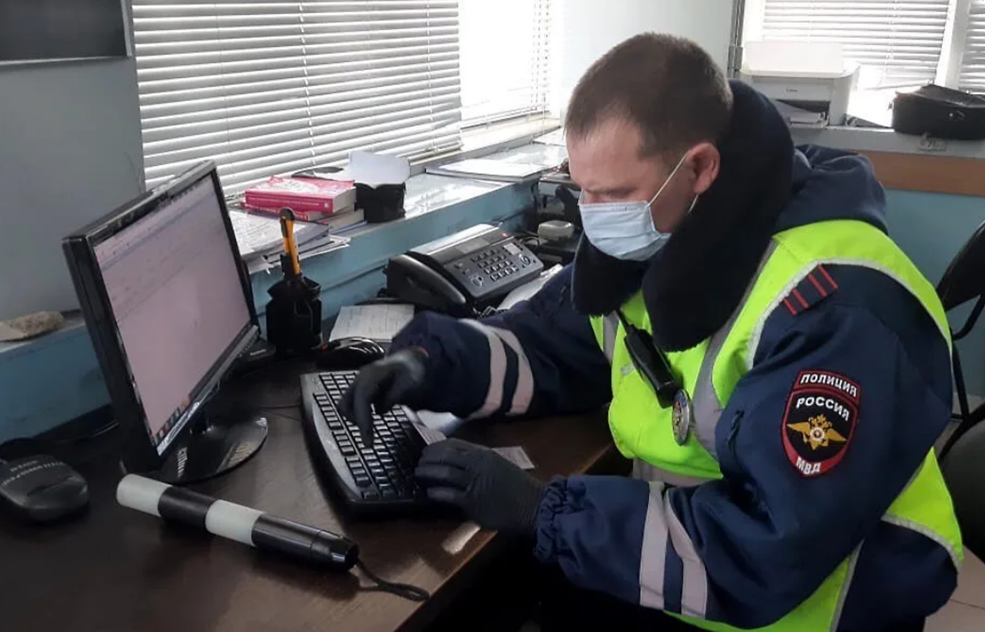 С начала сентября в действие вступили изменения в Правилах Дорожного Движения. Теперь можно получить штраф, если ездить на зимней резине летом, либо на летней зимой.-2