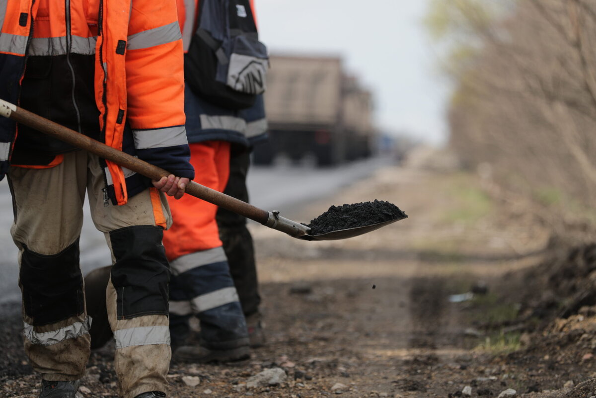 «Херсон Автодор» продолжает восстановительные работы дорожного полотна в регионе
