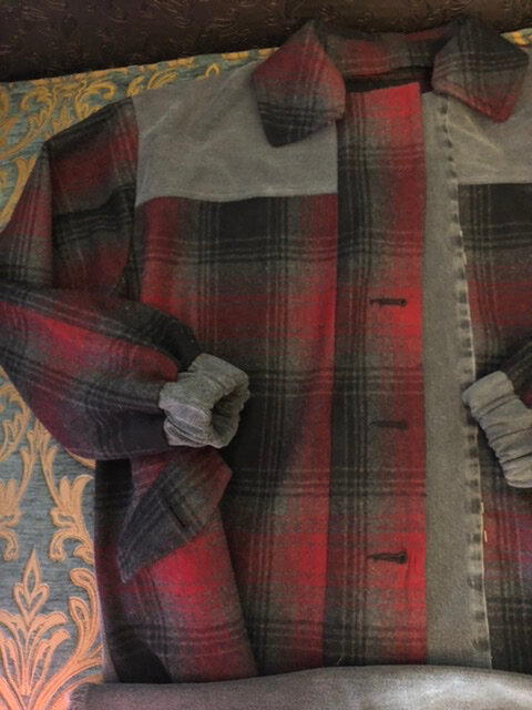 Начало работы над курткой. Фото автора.