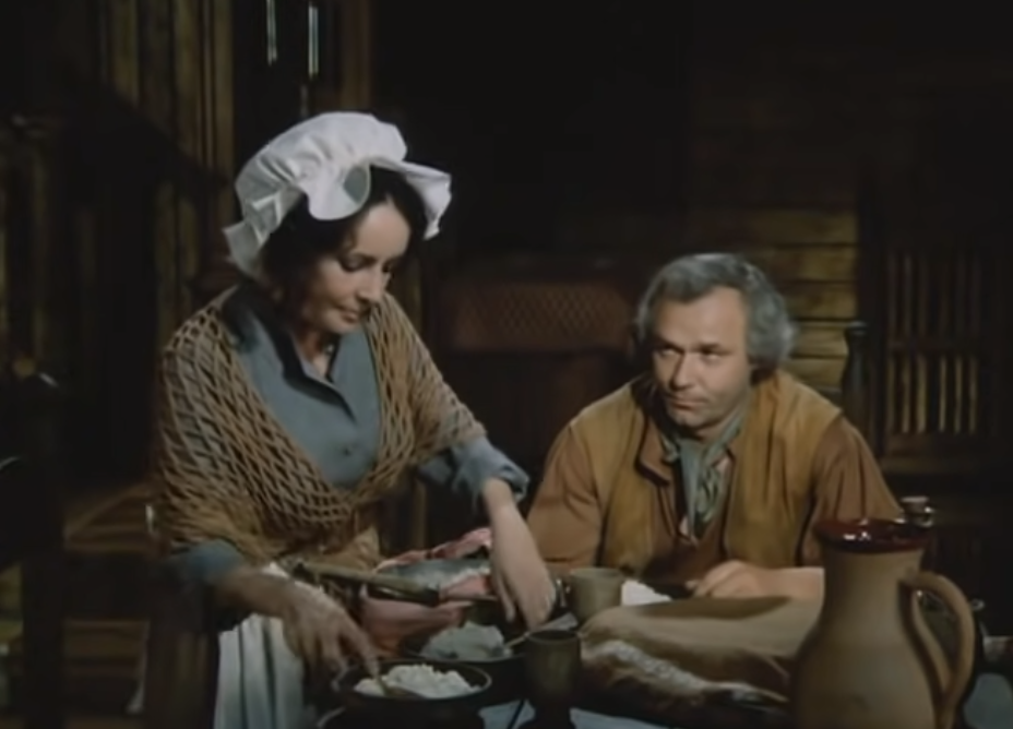 Кадр из фильма "Синяя птица" (1976 г.). Мать - Элизабет Тейлор, Отец - Леонид Неведомский 