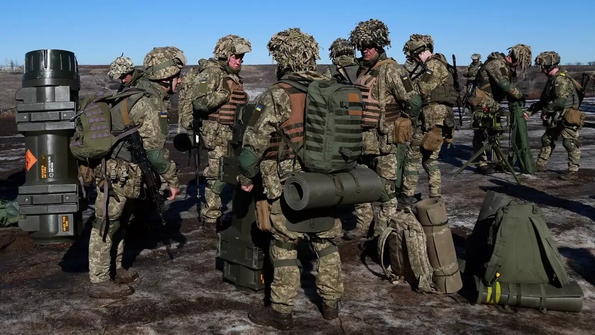    Интенсивность попыток Украины атаковать Ростовскую область, скорее всего, будет возрастать, сообщил RostovGazeta политолог Дмитрий Абросимов.