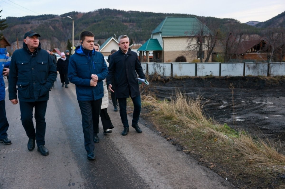    Михаил Котюков побывал в Овсянке и проверил ход работ по строительству Национального центра Астафьева.