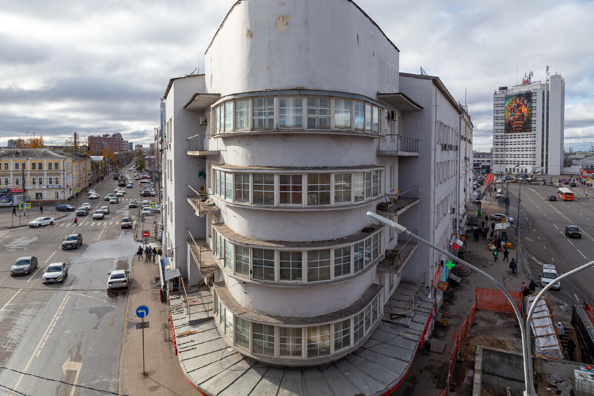 здание "утюг"