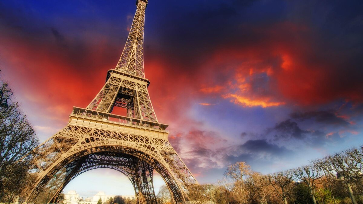 Эйфелева Башня: Величие и Гордость Парижа