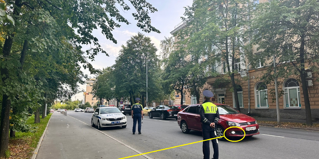 Можно ли днём включать противотуманные фары вместо ближнего света фар. Ответ автоюриста.