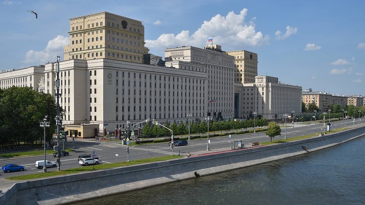 Фото: https://tvzvezda.ru/ (https://mcdn.tvzvezda.ru/storage/news_other_images/2023/09/29/4b2f5a2eea57435abaf3dac47056736f.jpg)