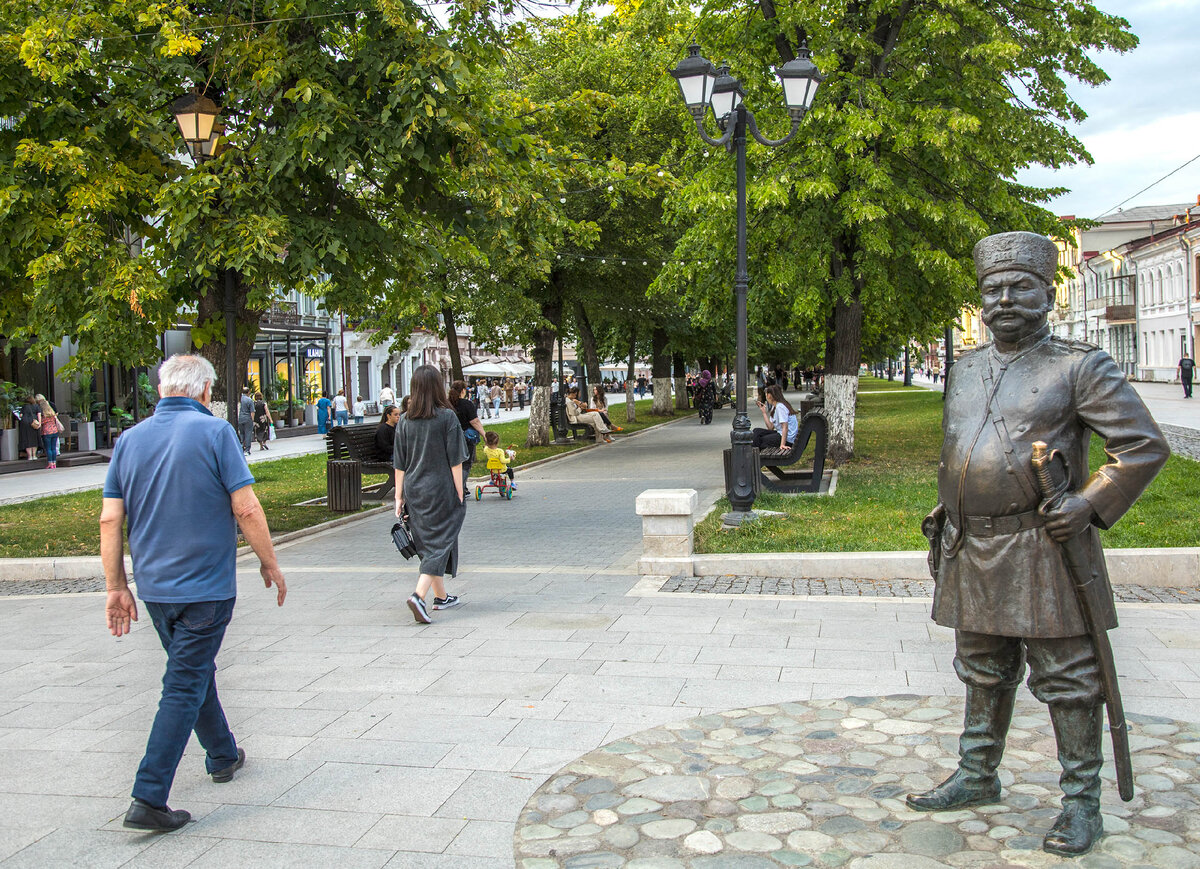 Жанровая скульптура  - Городовой