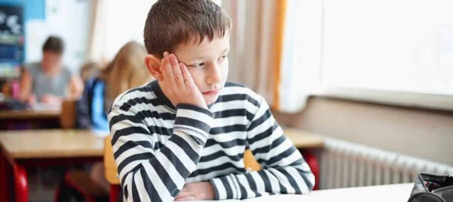 Источник: https://www.fastfword.com/rebenok-nazyvaet-sebya-glupym