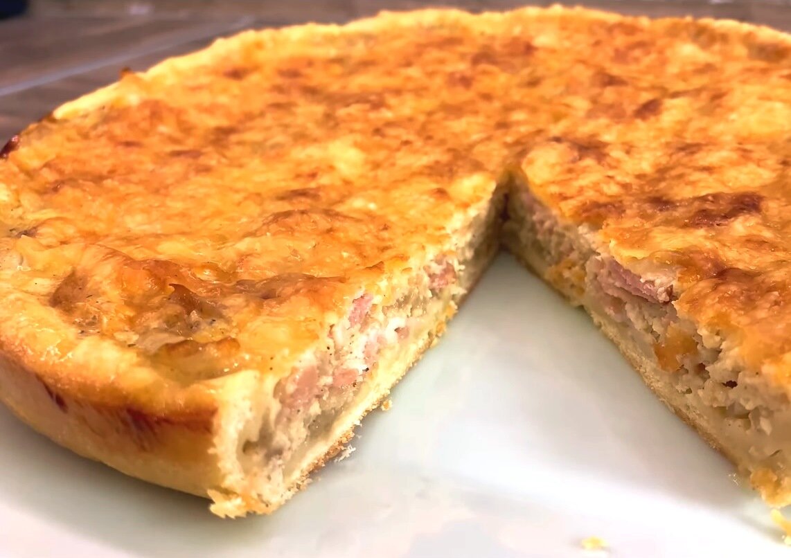 Пирог "Киш с луком и беконом"