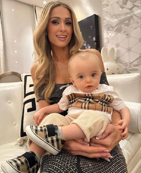 Пэрис Хилтон с сыном / Фото: Legion-Media