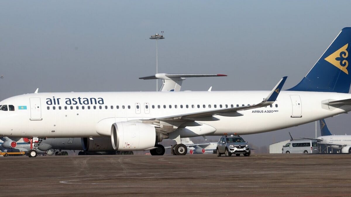 В Казахстане наградили весь экипаж самолета Air Astana, который вывозил  людей из Израиля | Bizmedia.kz | Дзен