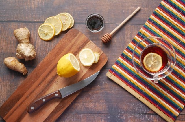    Почему не стоит использовать от простуды мед и лимоны?