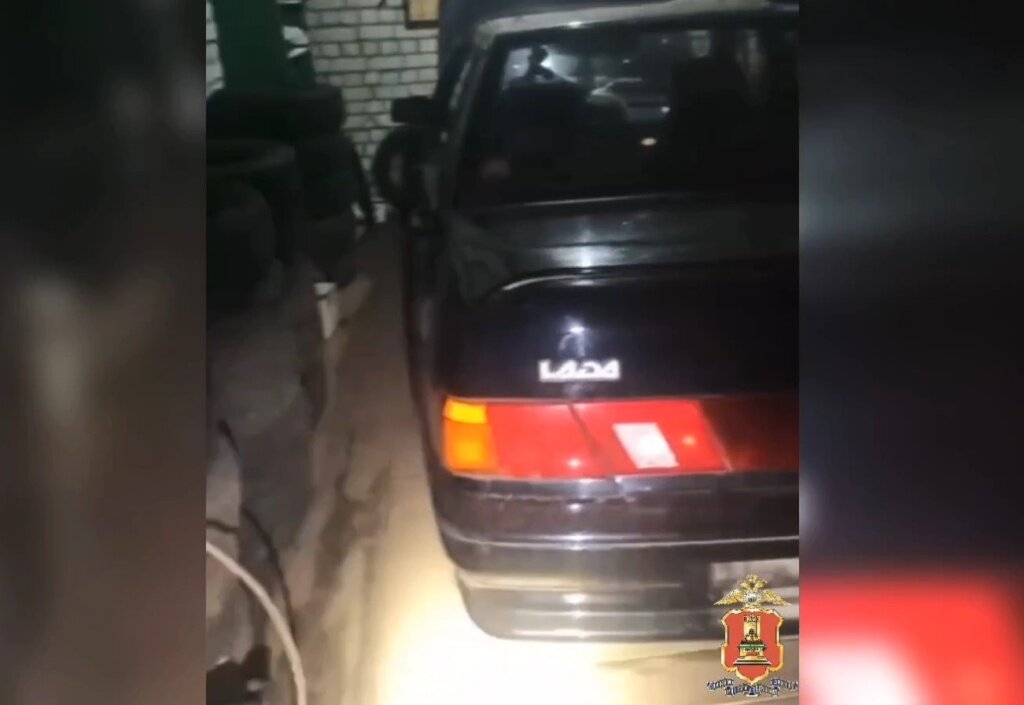 В Твери поймали серийных гаражных взломщиков, похищавших транспорт и технику