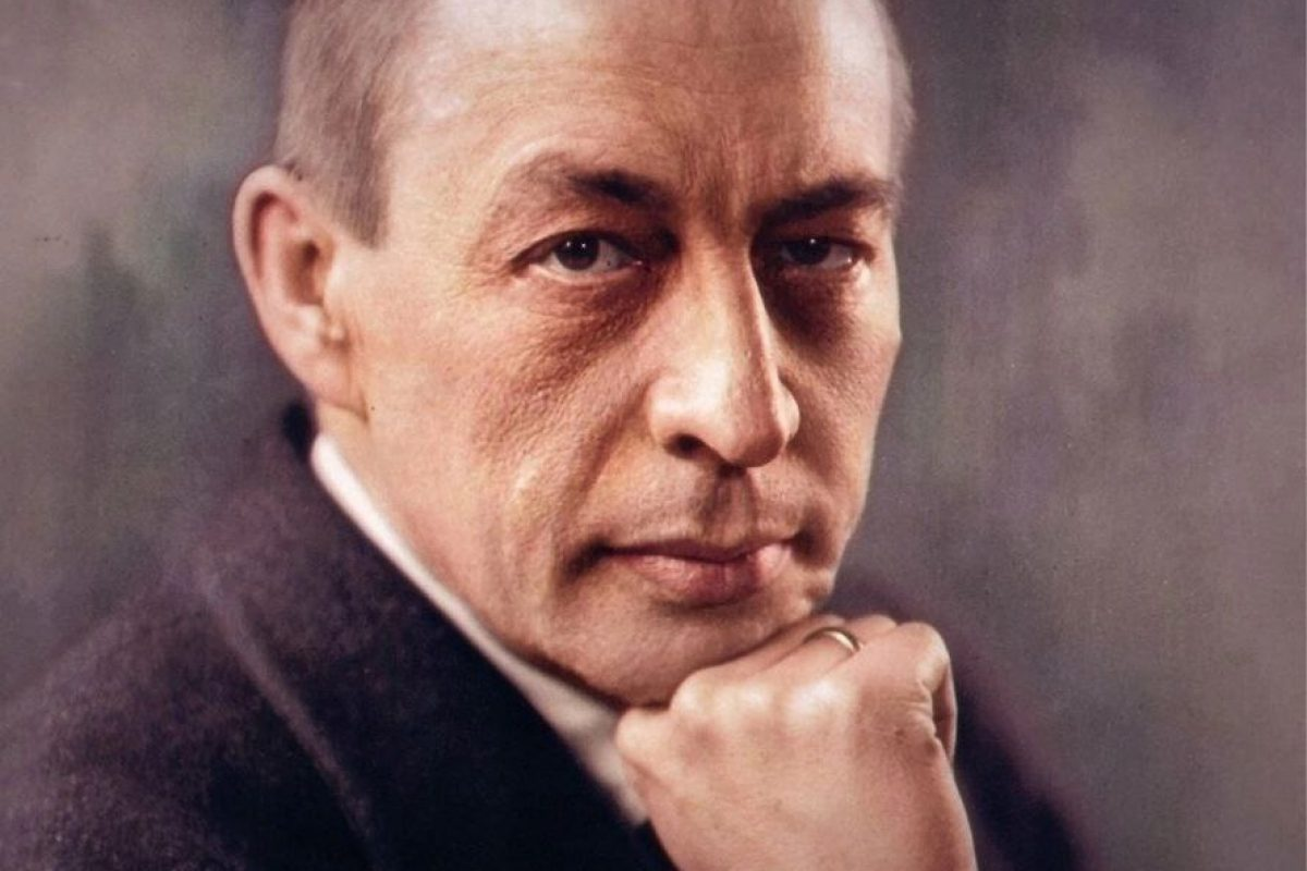 Сергей Васильевич Рахманинов (20 марта [1 апреля] 1873, Семёново, Новгородская губерния — 28 марта 1943, Беверли-Хиллз, США) — русский композитор, пианист, дирижёр. Синтезировал в своём творчестве принципы петербургской и московской композиторских школ (а также смешение традиций западноевропейской и ближневосточной музыки) и создал свой оригинальный стиль