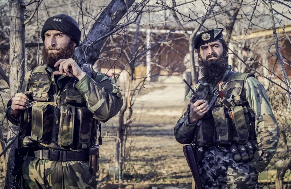 Чеченская какие годы. Боевики Дудаева в Грозном.