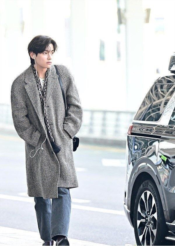 Эх,  из тёплой, уютной Кореи в промозглый, опасный Париж..