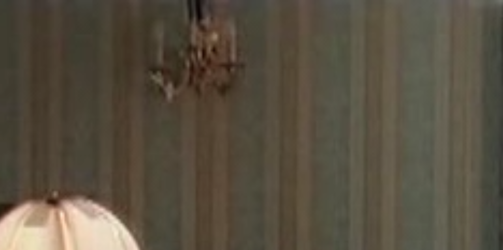 вот он сверху спрятался