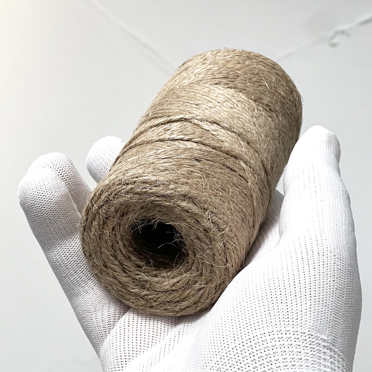 На фото представлен джутовый шпагат 1.8 мм truEnergy 12377.