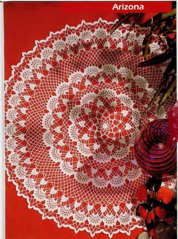 Пример обыкновенной салфетки, безусловно красивой, но без рельефа. Листайте галерею