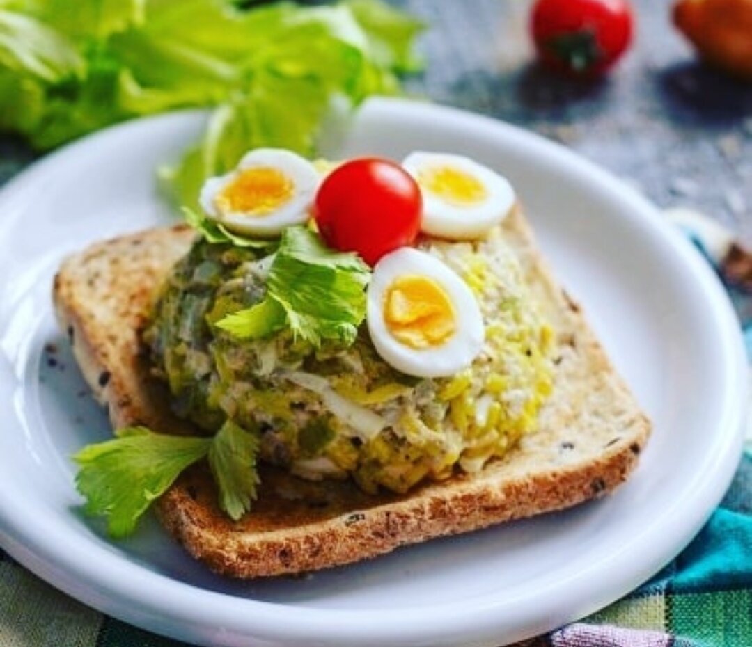 15 вкусных салатов из печени трески - Лайфхакер