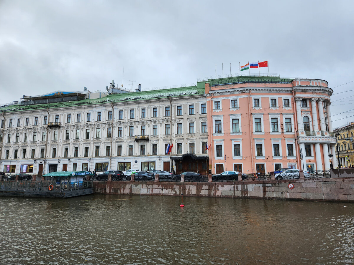 Дом Елисеевых на Невском