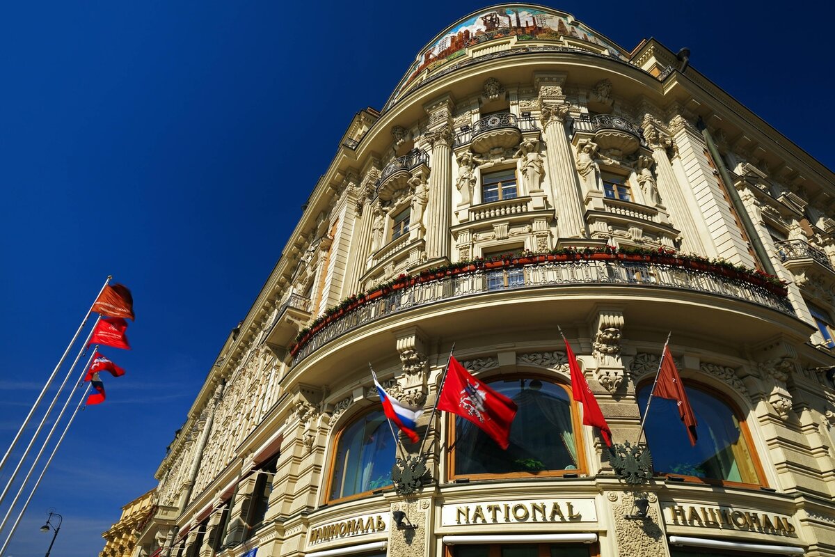 Отель Националь вид снаружи. Взято из Яндекс картинок